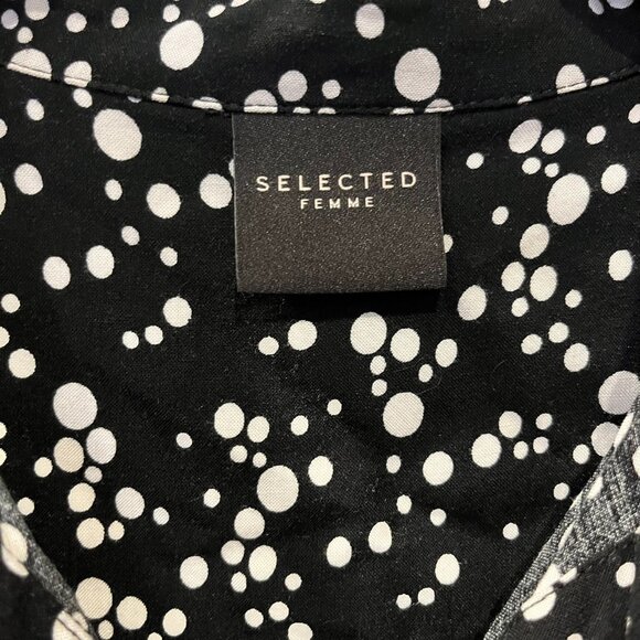 Selected Femme Black & White Dot Sleeveless Button-Up Top – Size XS (EU 34) - Picture 4 of 5